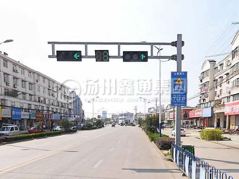 XHDG-057，F型方管信號燈桿
